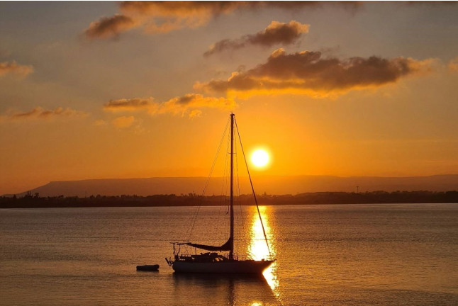 Puesta de Sol Exclusiva en Barco (Vigo)