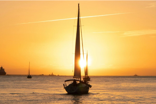 Puesta de Sol Exclusiva en Barco (Vigo)