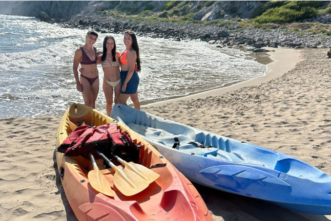 Alquiler de Kayak Doble con Snorkel Opcional (Castelldefels, Barcelona)