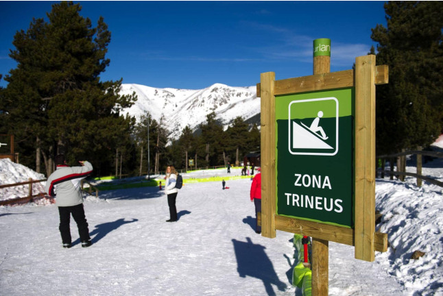 Alquiler de Raquetas de Nieve, Trineo y Entrada al Parque de Animales de Naturlandia (Andorra)