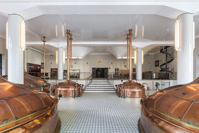 Visita Guiada a la Antigua Fábrica Estrella Damm con Degustación Especial de Cervezas (Barcelona)