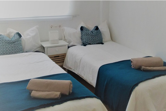 Escapada de 2 Noches con Desayuno, Jacuzzi, Masaje y Cena Opcionales en Apartamento El Rincón de Vega (Playa de Amposta, Tarragona)