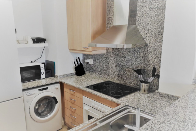 Escapada de 2 Noches con Desayuno, Jacuzzi, Masaje y Cena Opcionales en Apartamento El Rincón de Vega (Playa de Amposta, Tarragona)