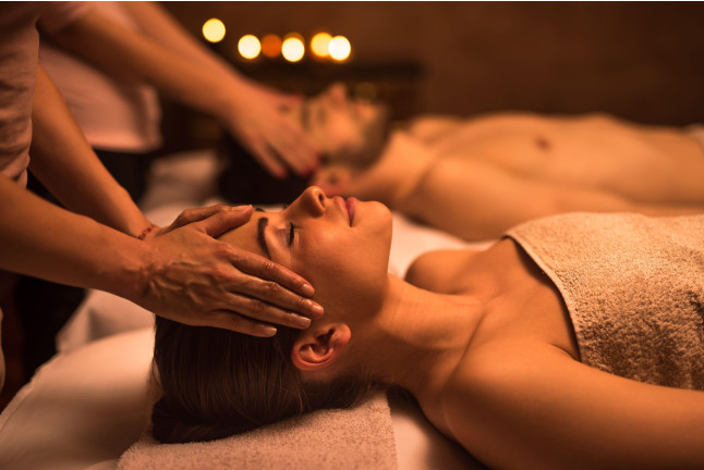 Spa, Masaje Relajante y Comida para dos en Aquum Spa Estival Park (La Pineda, Tarragona)