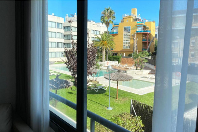 Escapada con Desayuno en Hotel Atenea Park Suites Apartments (Vilanova i la Geltrú, Barcelona)
