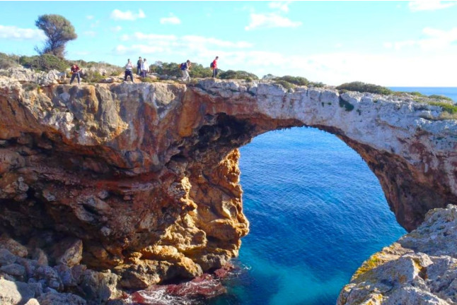 Aventura Guiada en la Cova dels Coloms desde Zona Este (Cala Romàntica, Mallorca)