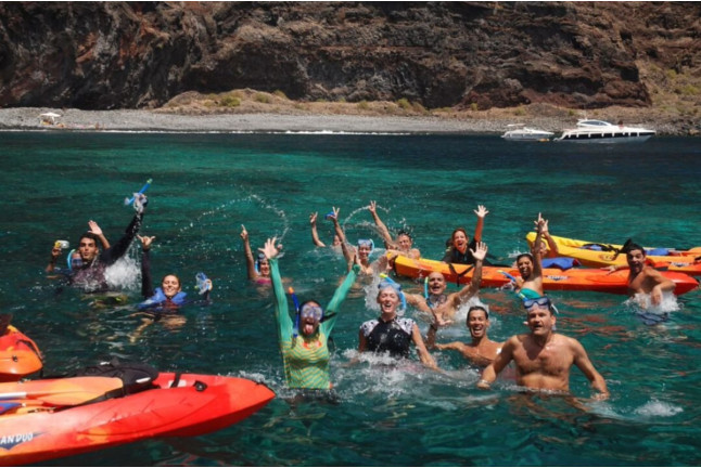 Paseo en Barco, Avistamiento de Cetáceos y Kayak (Los Gigantes, Tenerife)