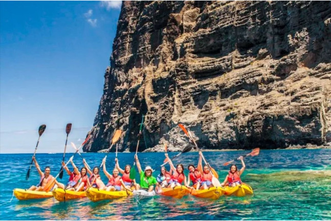Paseo en Barco, Avistamiento de Cetáceos y Kayak (Los Gigantes, Tenerife)