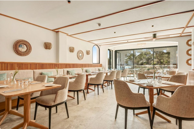 Escapada en Suite con Vistas, Desayuno y Spa en Bahía Suites Camp de Mar 4* (Camp de Mar, Mallorca)