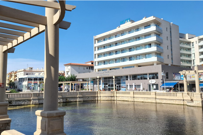 Piscina Termal y Buffet para dos en Hotel Balneario Playa de Coma-Ruga 4* (Tarragona)