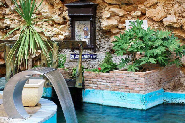 Escapada de 1 o 2 Noches con Acceso al Lago Termal y Cena en Hotel Balneario de La Virgen (Jaraba, Zaragoza)