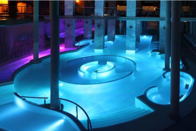 Experiencia del Bienestar: Circuito Termal, Jacuzzi Privado, Envoltura Corporal y Masaje en León Termal Sport (Santa María del Páramo, León)