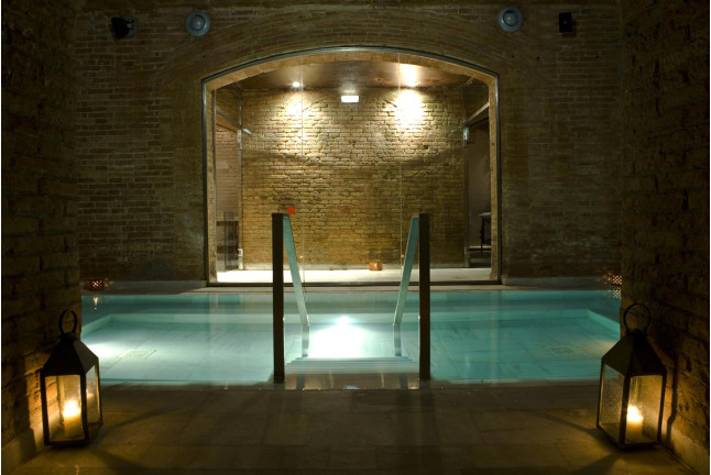The Ancient Thermal Bath & Relaxing Massage: Baños Termales y Masaje Relajante para Parejas en AIRE Ancient Baths Barcelona (Barcelona)