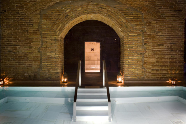 The Ancient Thermal Bath & Relaxing Massage: Baños Termales y Masaje Relajante para Parejas en AIRE Ancient Baths Barcelona (Barcelona)