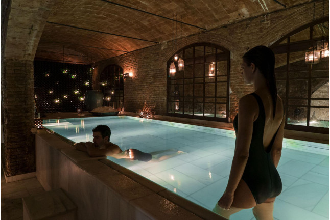 The Ancient Thermal Bath & Relaxing Massage: Baños Termales y Masaje Relajante para Parejas en AIRE Ancient Baths Barcelona (Barcelona)