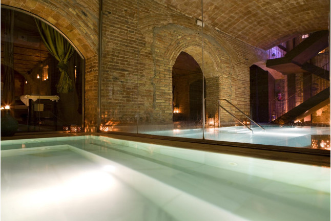The Ancient Thermal Bath & Relaxing Massage: Baños Termales y Masaje Relajante para Parejas en AIRE Ancient Baths Barcelona (Barcelona)