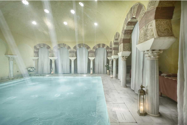 Baños Árabes y Masaje Relajante MIMMA15 en Hammam Al Andalus y Comida o Cena para dos (Córdoba)