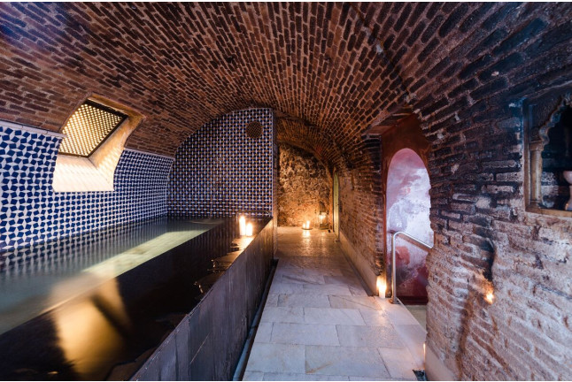 Baños Árabes y Masaje en Hammam Al Ándalus y Cena en Restaurante Arrabal para dos (Madrid) 