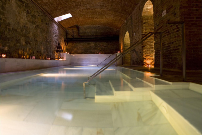 The Ancient Thermal Bath & 30' Relaxing Massage: Baños Termales y Masaje Relajante para dos en AIRE Ancient Baths Barcelona (Barcelona)