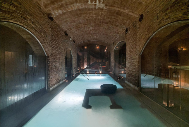 The Ancient Thermal Bath & 30' Relaxing Massage: Baños Termales y Masaje Relajante para dos en AIRE Ancient Baths Barcelona (Barcelona)
