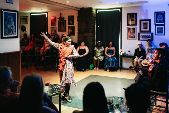 Espectáculo Flamenco con Bebida en Baraka Sala Flamenca de Triana (Sevilla)