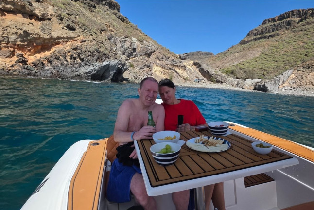Private Connection: Salida Privada en Barca con Snorkel y Aperitivo Mediterráneo (Arguineguín, Las Palmas de Gran Canaria)