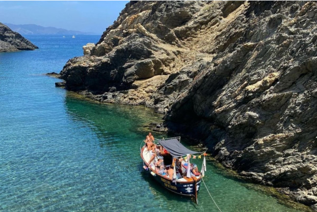 Paseo en Barca con Snorkel y Desayuno en el Cap de Creus (Girona)