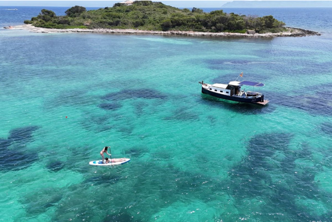 Excursión en Barco a Es Coll Baix con Aperitivo, Snorkel y Paddle Surf para dos (Alcúdia, Mallorca)