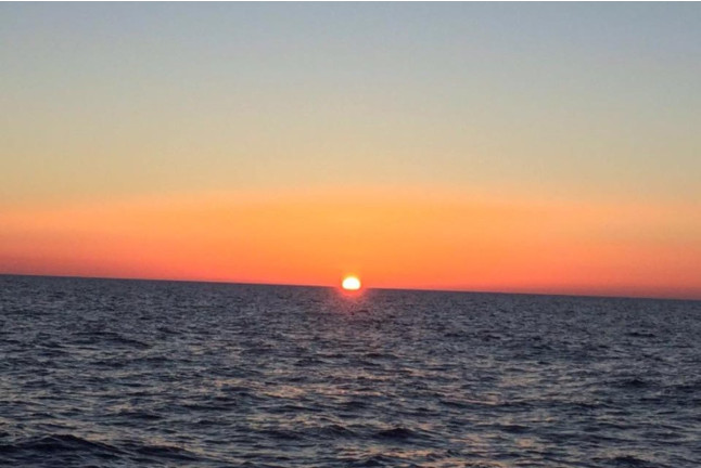 Paseo Privado en Barco Menorquín con Puesta de Sol y Gintonic para dos (Calella de Palafrugell, Girona)