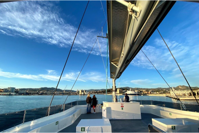 Paseo en Barco para Ver la Puesta de Sol con Copa de Cava (Málaga)
