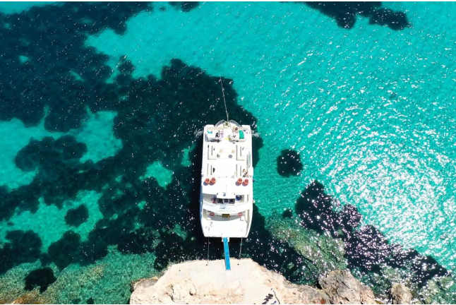 Paseo en Barco por las Playas del Norte y Snorkel en Cala Salada (Ibiza)