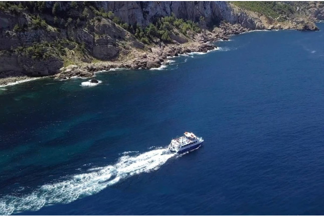 Paseo en Barco por las Playas del Norte y Snorkel en Cala Salada (Ibiza)