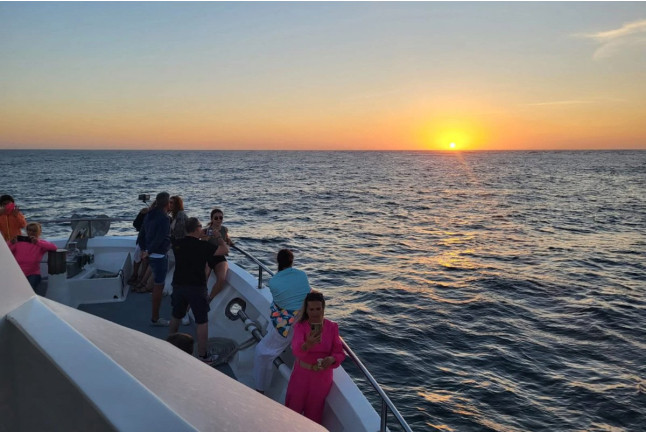 Ruta en Barco para ver la Puesta de Sol con Cava y Música Ambiente (Barbate, Cádiz)
