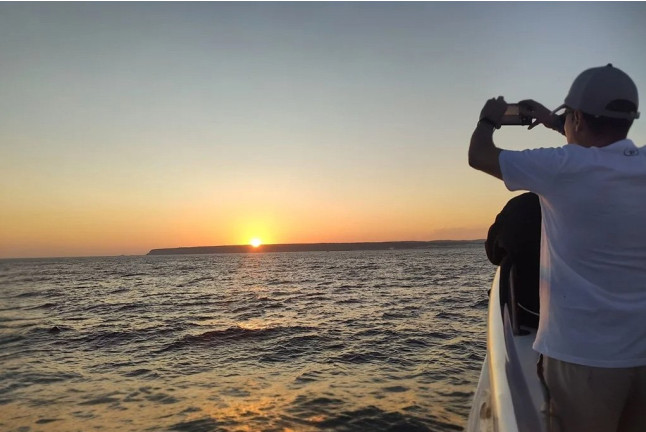 Ruta en Barco para ver la Puesta de Sol con Cava y Música Ambiente (Barbate, Cádiz)