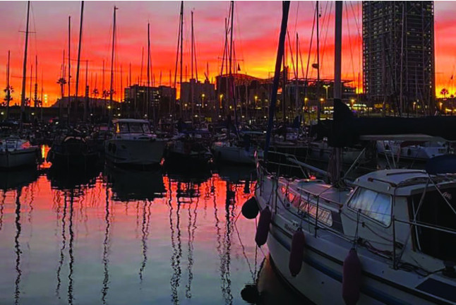 Salida en Velero con Paddle Surf, Aperitivo, Bebidas y Opción a ver el Atardecer (Barcelona)