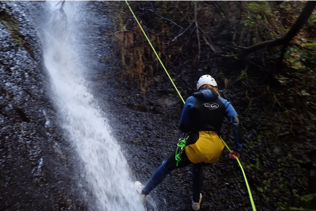 Barranquismo con Snack y Fotos (Barranco de los Cernícalos, Gran Canaria)