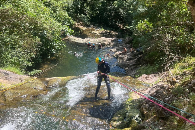 Descenso del Barranco Río Navedo (La Hermida, Cantabria)