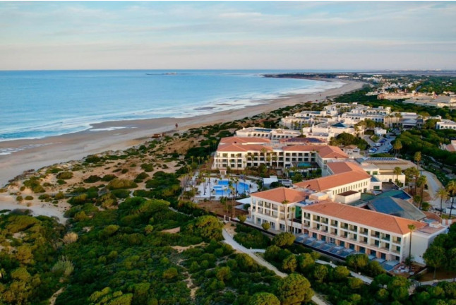 Circuito Spa, Masaje y Desayuno para dos en Hipotels Barrosa Palace & Spa 5* (Chiclana de la Frontera, Cádiz)