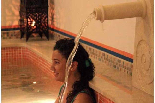 Escapada Relax con Baños Árabes y Cena Romántica para dos en Casa Baños de la Villa 4* (Priego de Córdoba, Córdoba)