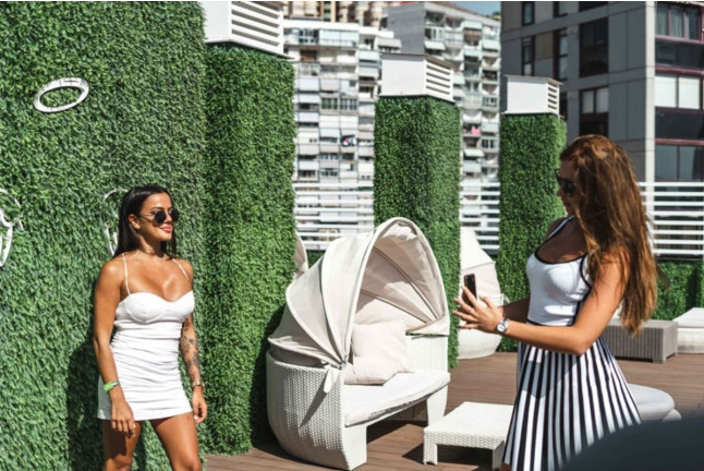 Acceso a las Instalaciones y Consumición con Opción a Comida en BC™ Music Resort (Benidorm, Alicante)
