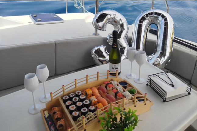 Salida Privada en Catamarán Valhalla (Benalmádena, Málaga)