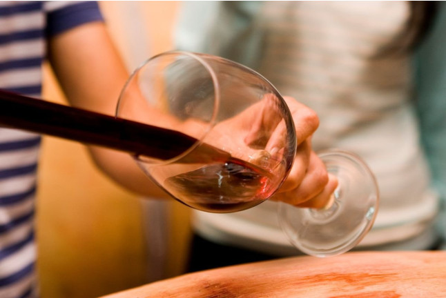 Escapada con Cena en Hotel Bodega El Moral 4* y Visita a Bodega Las Encomiendas y Cata para dos (Ribera del Fresno, Badajoz)