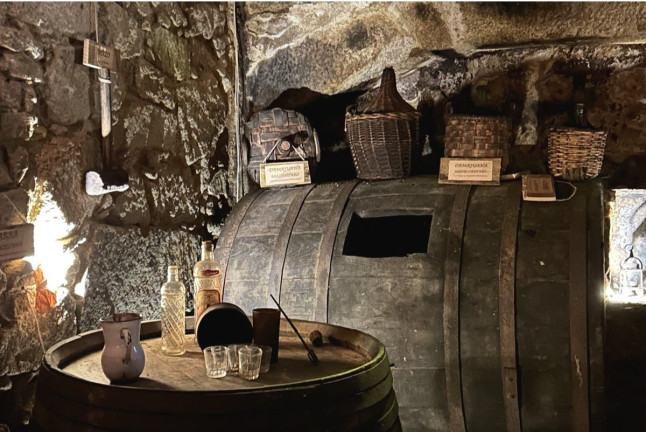 Spa y Cena en Hotel & Spa Villa de Mogarraz 4* y Visita a La Bodega Medieval con Degustación y Aperitivo para dos (Salamanca)