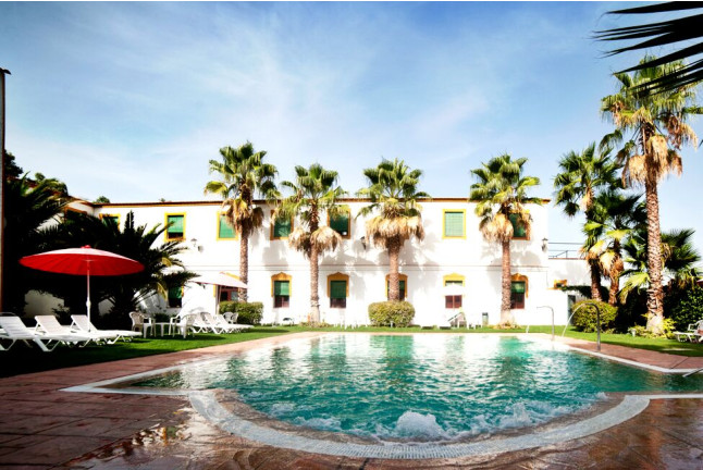 Visita a Viñedos y Bodega Valdealto con Cata de Vinos y Circuito Spa en Hotel Balneario El Raposo 4* para dos (Badajoz)