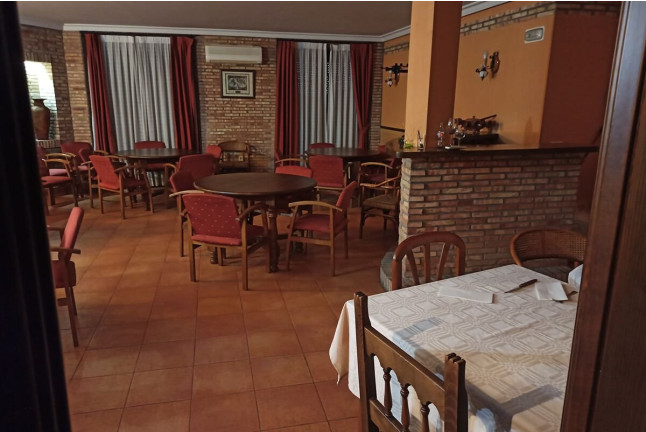 Visita a Bodega Cristo del Humilladero con Cata, Aperitivo y Comida para dos (Cadalso de los Vidrios, Madrid)