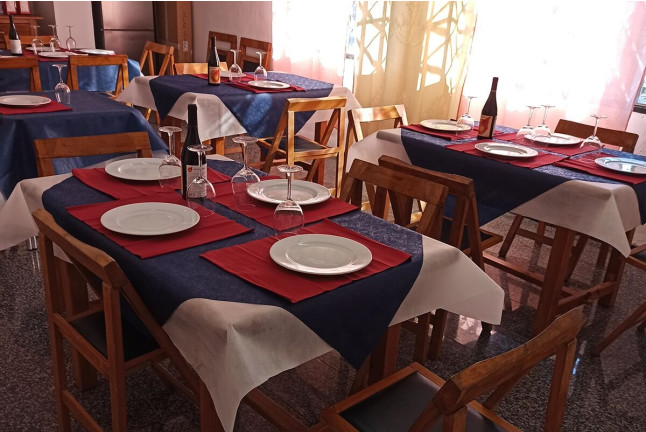 Visita a Bodega Cristo del Humilladero con Cata, Aperitivo y Comida para dos (Cadalso de los Vidrios, Madrid)