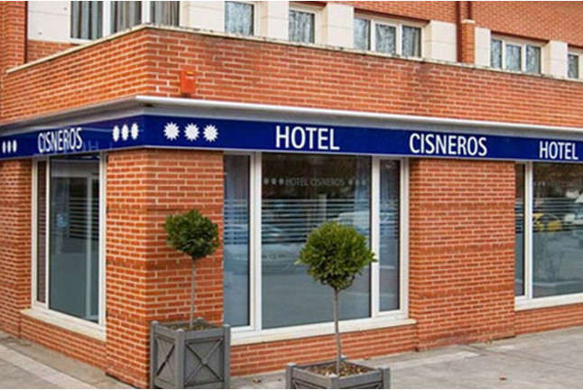 Escapada y Bodega: Noche con Cena en Hotel Cisneros 3* y Visita a Bodega Vinícola de Arganda con Degustación y Maridaje (Madrid)