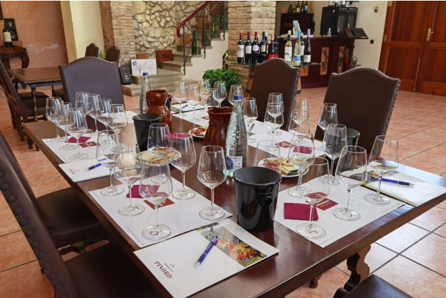 Sílice 501: Visita a la Bodega Histórica Pinord Vilafranca con Cata de Vino y Maridaje para dos (Vilafranca del Penedés, Barcelona)