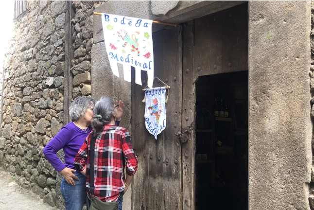 Escapada en El Ático del Astrónomo y Visita a La Bodega Medieval (San Martín del Castañar, Salamanca)