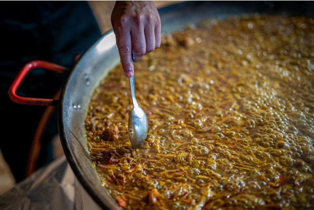 Tour, Cata y Paella: Visita con Cata y Menú Va d’Arros by Kike Martí para dos en Bodegas Ángel (Santa María del Camí, Mallorca)